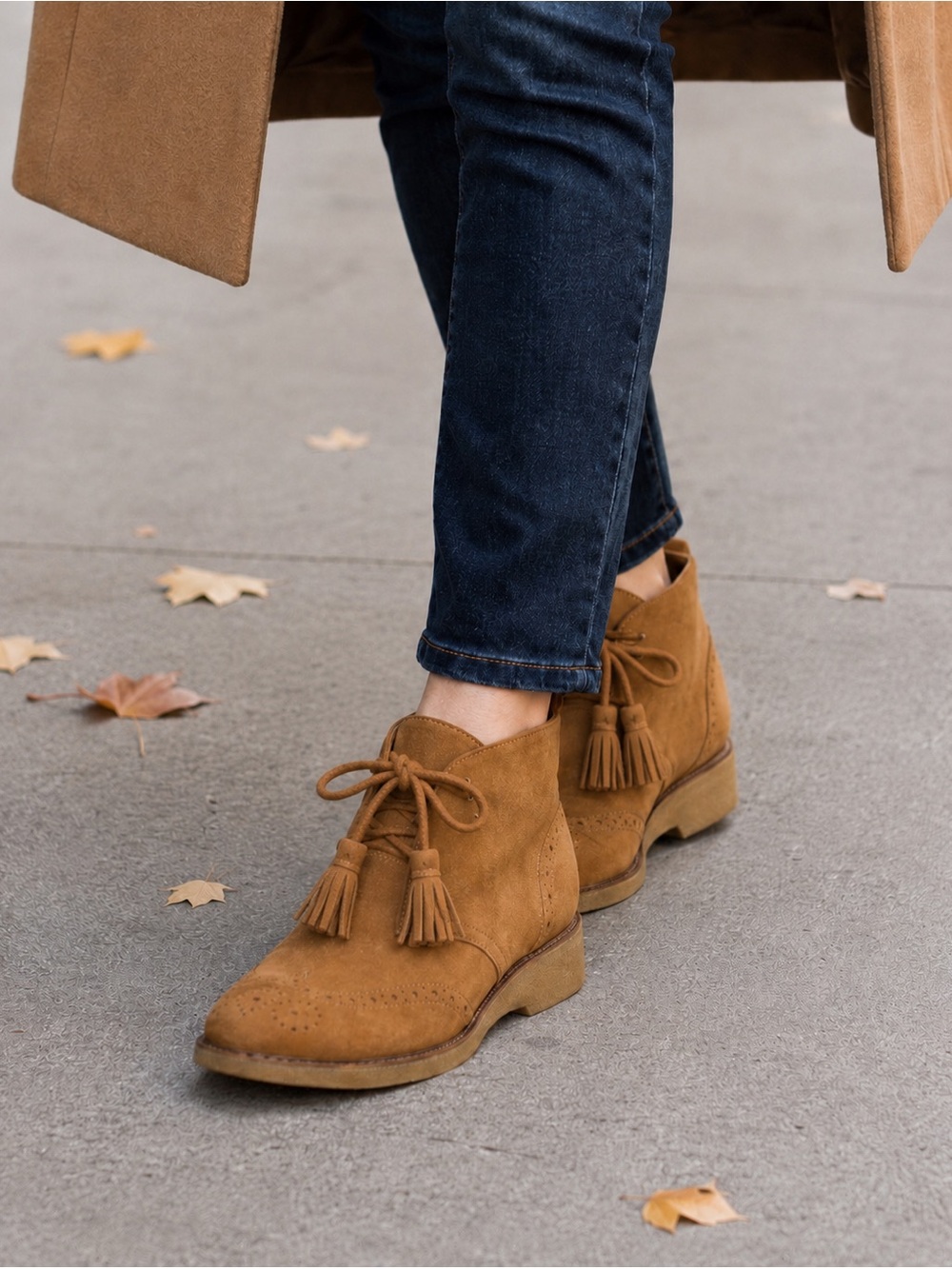 LANDS’ END Women’s Tan Suede Leather Wingtip Tassels Ankle Booties Boots 10